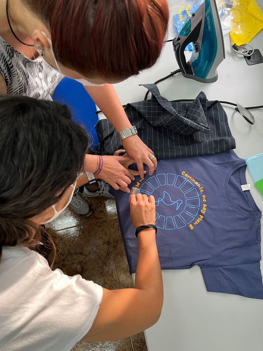 CPRCastuera's tweet photo. SESIÓN DE INTERCAMBIO DE EXPERIENCIAS: PROYECTO DE INNOVACIÓN EDUCATIVA "CAMINANTE, NO HA... https://t.co/IRKxopFF1H 
Jornada de Buenas Prácticas, 15 de junio de 2022 a partir de las 16:30 horas.
Inscripción, https://t.co/htVbItXeW3 https://t.co/ZQ7hlonWVZ