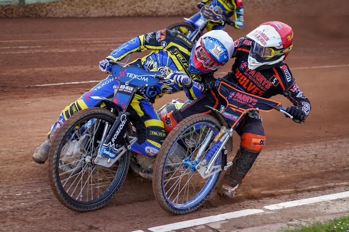 TobiaszMusielak's tweet photo. Loving the battles with my fella @morra2012 always tough but fair 🔥👊 we lost to @WolvesSpeedway yesterday 🙃 well done guys well deserved win 👊 @TigersSpeedway will be back🔥🔥 https://t.co/dCh1fVIYUD
