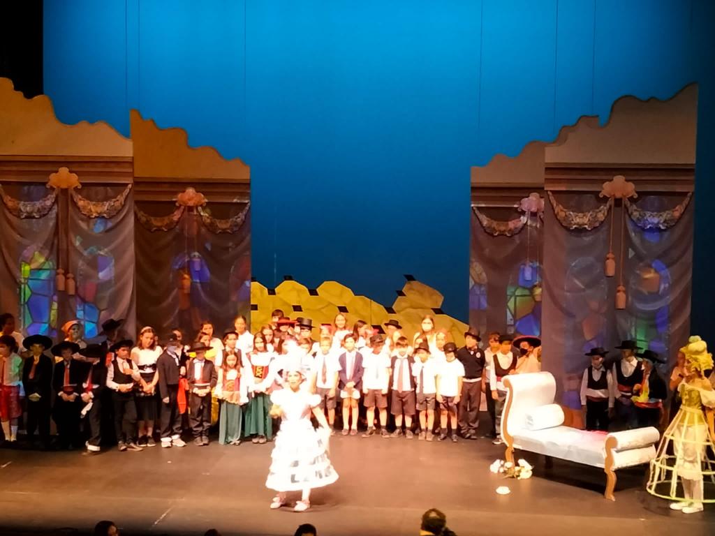 glorya_fdz's tweet photo. Nuestra apuesta por la ópera también incluye a nuestros escolares, fántastica jornada con el proyecto Ópera Kids. Enhorabuena por esta iniciativa de acerca la ópera a todos!

#operakids @CulturaLasRozas @Ayto_Las_Rozas @jdelauz https://t.co/iEAWnjFqc8
