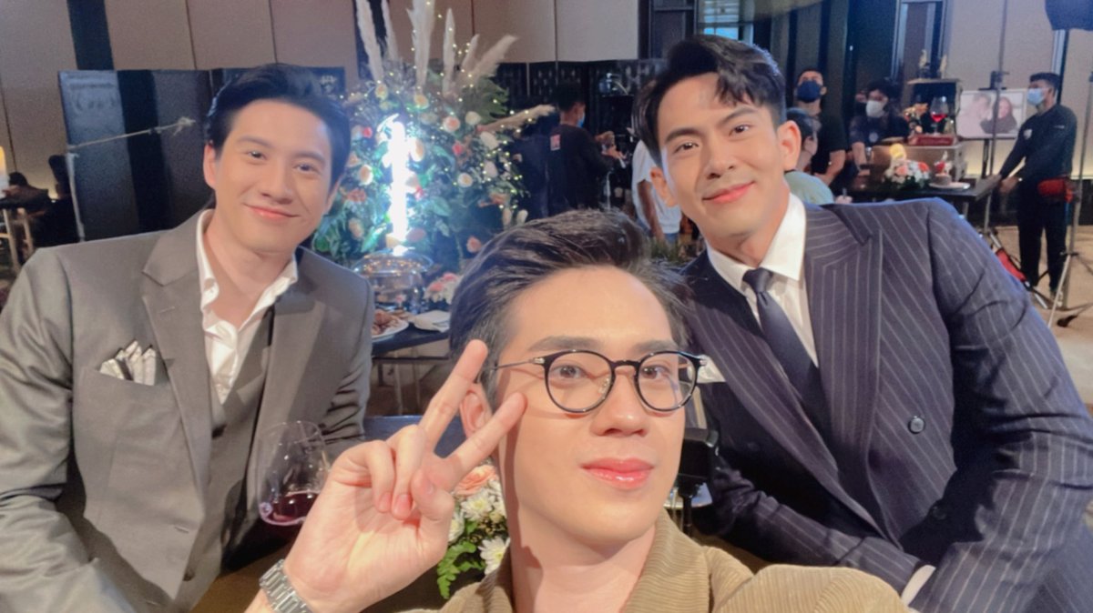 Tee_Jaruji's tweet photo. #บุพเพร้อยร้าย  วันพุธนี้ ตอนที่2 มาตามลุ้นบุพเพของแต่ละคู่จะเป็นยังไง.. ติดตามชม ละครบุพเพร้อยร้าย 20:20 ทางช่อง3กด33 
แล้วคู่บุพเพของคุณเป็นใครกัน คอมเม้นให้เรารู้หน่อย..👇🏻🥰 https://t.co/D2uogEUdLT