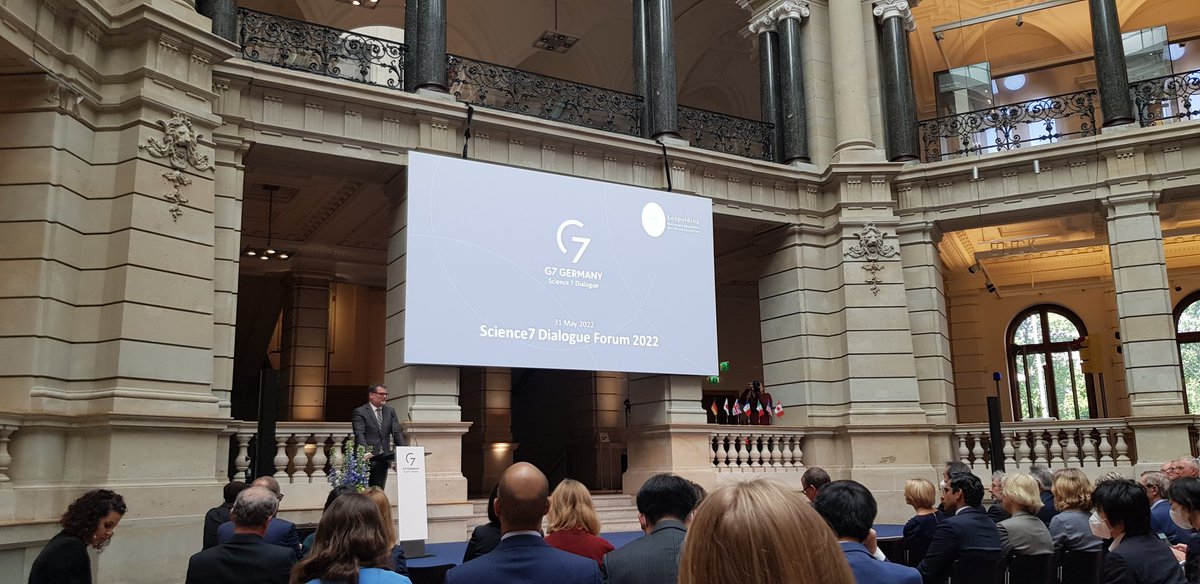 DeborahHosemann's tweet photo. Federal minister @W_Schmidt_ is opening the #g7science and highlights the diverse crises going on in the world from #ukraine, to the #pandemic, #inflation and #FoodInsecurity. He stresses that international cooperation is the key. https://t.co/fZpftSDBY6