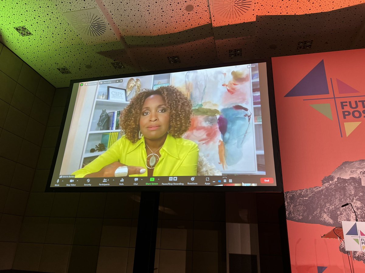 ReakesSarah's tweet image. Brilliantly Inspirational talk on building psychological capital with @valorieburton @PROIWorldwide #futurepositive