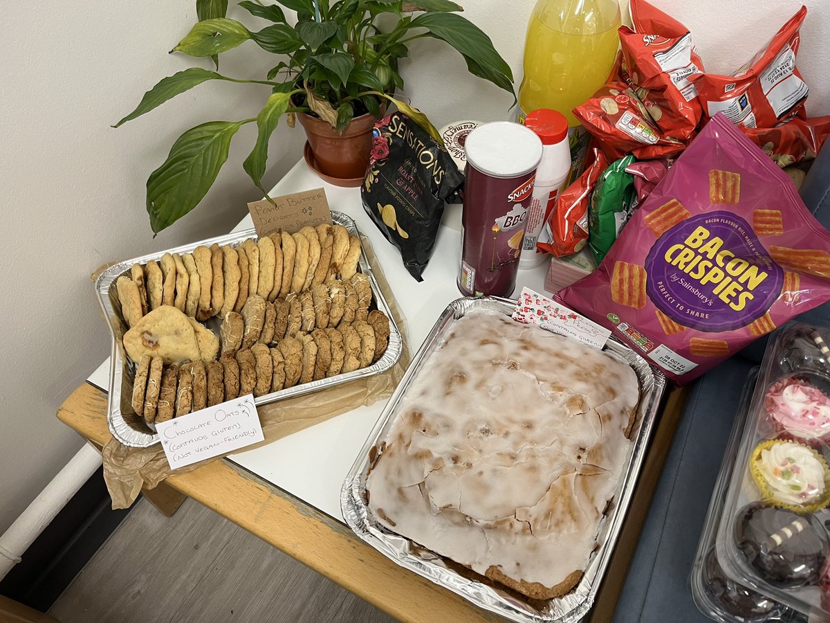 🇬🇧🇬🇧Celebrating the Platinum Jubilee with afternoon tea ☕️ at Trafford General Pharmacy Department 🍰🇬🇧<a href="/MFT_Pharmacy/">MFT_Pharmacy</a> <a href="/MFT_CSS/">MFT_CSS</a> <a href="/Amandablackmor7/">Amanda blackmore</a> <a href="/WhiteheadStuSam/">Stuart Whitehead</a> <a href="/TraceyMcLaren3/">Tracey McLaren</a> <a href="/_t42zy/">Tasmin Causer</a> #PlatinumJubilee #HM70  #JubileeCelebration #Jubilee #platinumjubilee2022 #NHS