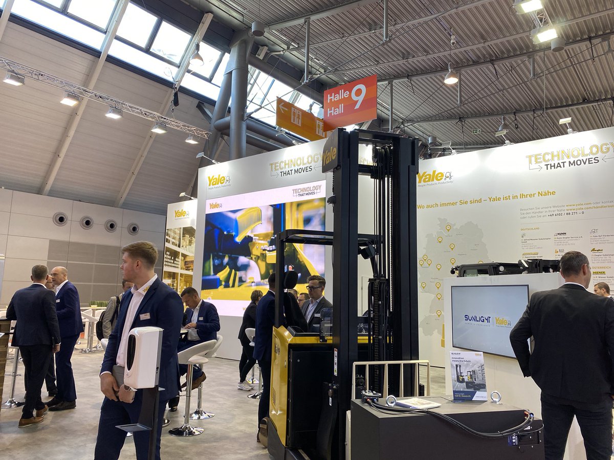 YaleEMEA's tweet image. Guten Morgen aus Stuttgart! 👋
The doors to #LogiMAT2022 are open!
Find us in Hall 9, Stand D31 

#Yale #ThisisYale #MaterialsHandling