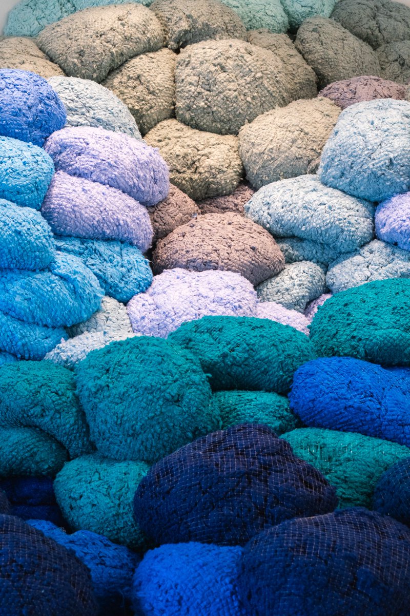 HepworthGallery's tweet photo. Brighten up a rainy day with a visit to Sheila Hicks: Off Grid.
Open Tue-Sun, 10am-5pm. £12 / £10 / FREE for Members, Wakefield District residents and under 18s. Ticket includes entry to all our gallery spaces.
https://t.co/YccssyJyjN
#MuseumWeather #HalfTerm #Wakefield https://t.co/AL34nstClv