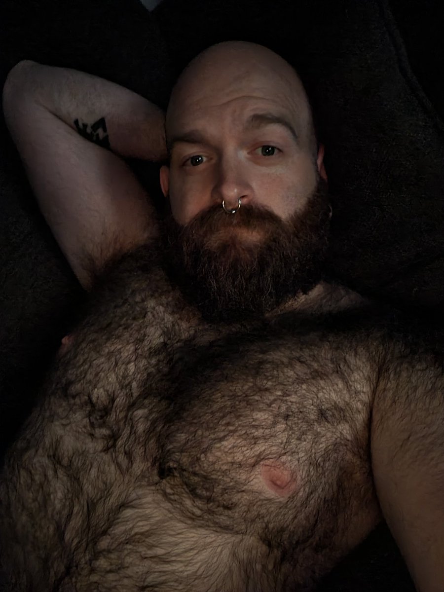 HairyHyperion tweet media