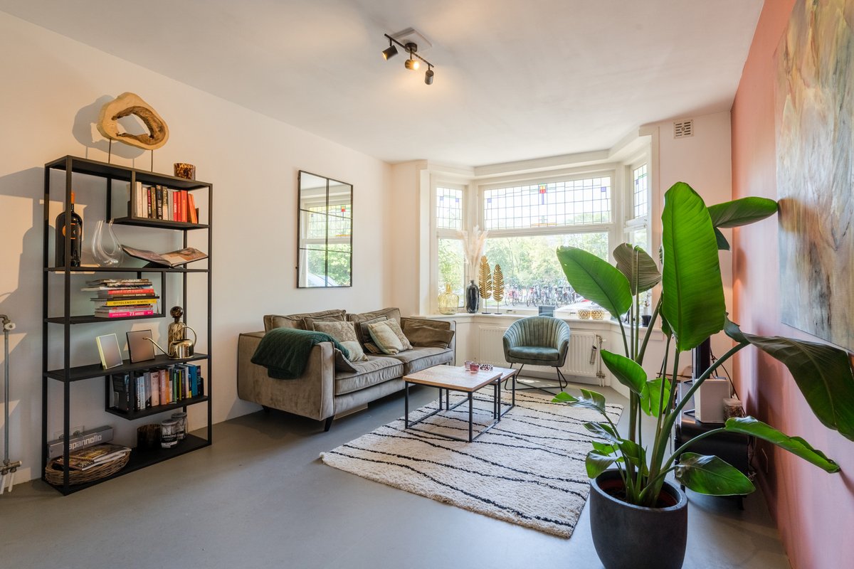TIPMakelaar's tweet photo. Nieuw in #verkoop aan de #Postjeskade in #Amsterdam. #Appartement met #tuin gelegen aan het #water van de #Postjeswetering. Ca. 80 m2 met #tuinhuis. https://t.co/zAGiFLVMnE #Makelaar #Funda #tekoop #Realestate https://t.co/ShStqE2hAo