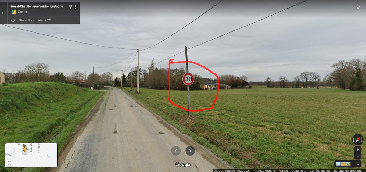 RzhBuan's tweet photo. @LauraMichaud @Velotaffeuse On a truc similaire à #NoyalChatillon (@metropolerennes) avec un 30 virage dangereux suivi d'un 30 plus loin.
Mais rien dans l'autre sens…🤪
Alors qu'il y a les mêmes virages et les mêmes croisement avec priorité à droite…
Je crois que le 2e est "tombé"
https://t.co/8uV9h2ORWp https://t.co/YVkqUIx6t5