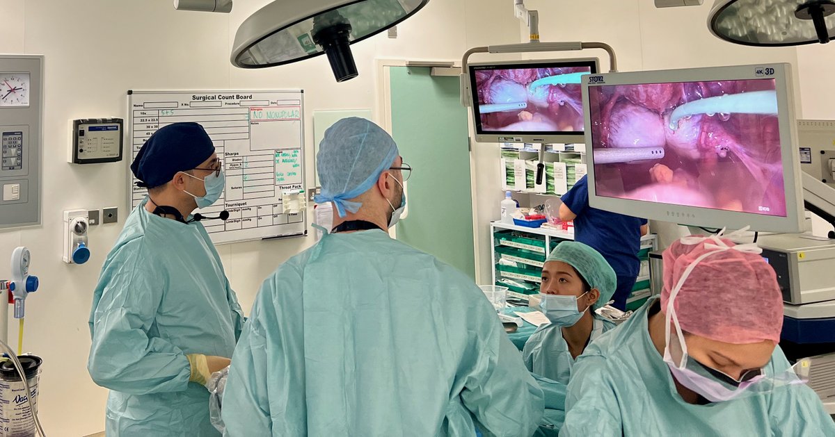 Live surgery from @ListerChelsea endometriosis centre on Saturday and also yesterday demonstrating our SOSURE technique for excision of #endometriosis. Both patients had bilateral endometriomas treated with laparoscopic alcohol sclerotherapy to save ovarian reserve.
