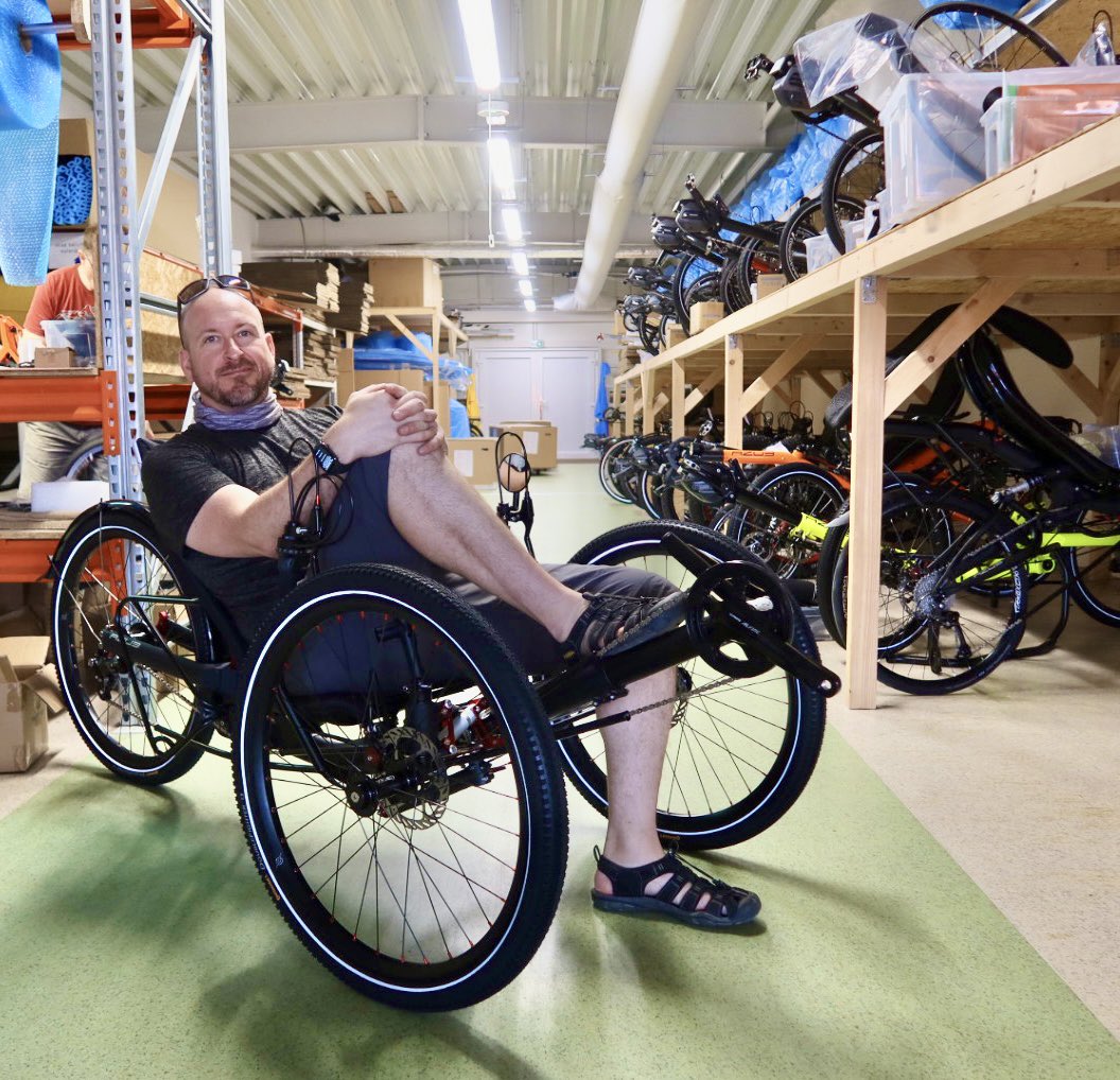 JaYoeLife's tweet photo. First time seeing and sitting on a #tiflyx from @azubrecumbents! This trike is a #beautifulBEAST! #jayoe #CzechRepublic @BentJournal @RecumbentNews @RCCExpo https://t.co/bjwqiX84OH