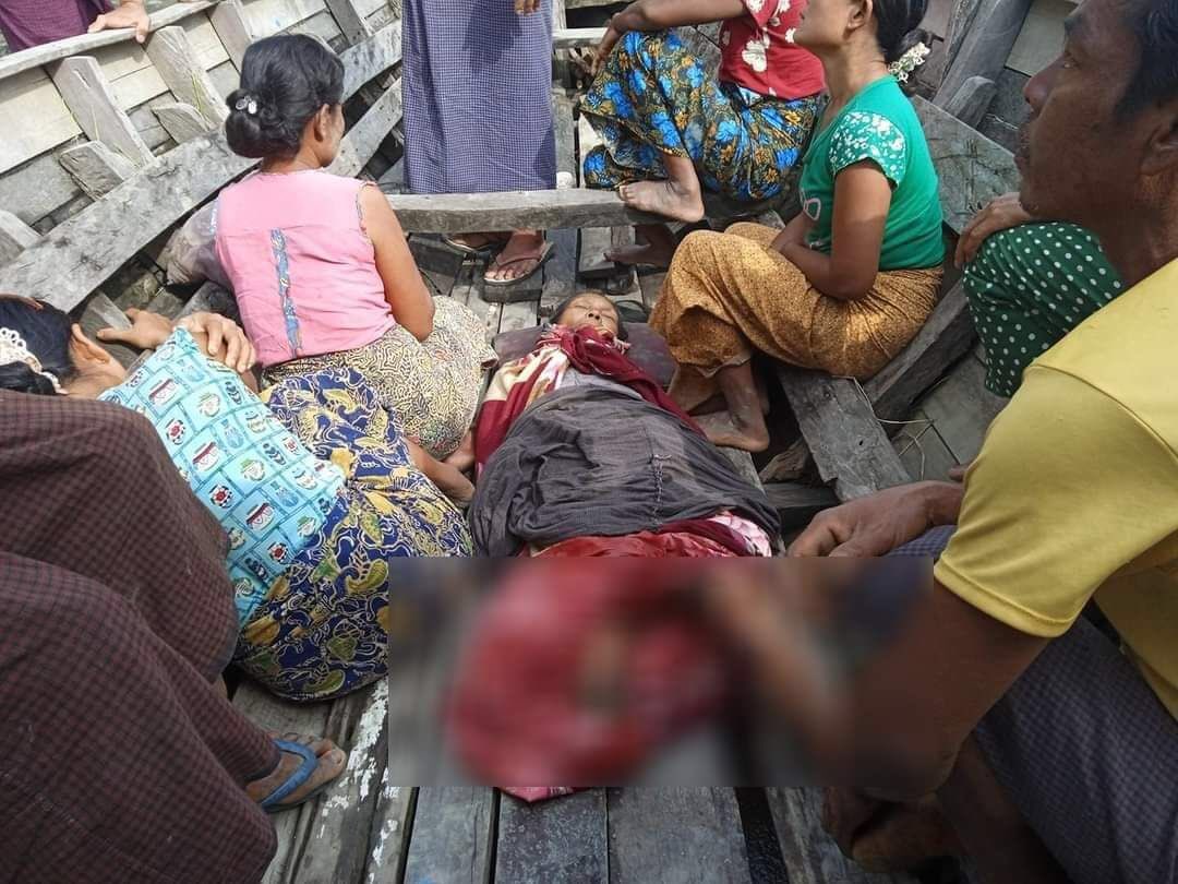 katycho22222's tweet photo. A 70 yo local woman from Kyauktaw tsp, Rakhine state, died yesterday what with stepping on a landmine set up by military troops. #2022May31Coup #HelpMyanmarIDPs #WhatsHappeningInMyanmar https://t.co/n6Y6KXJ2UN