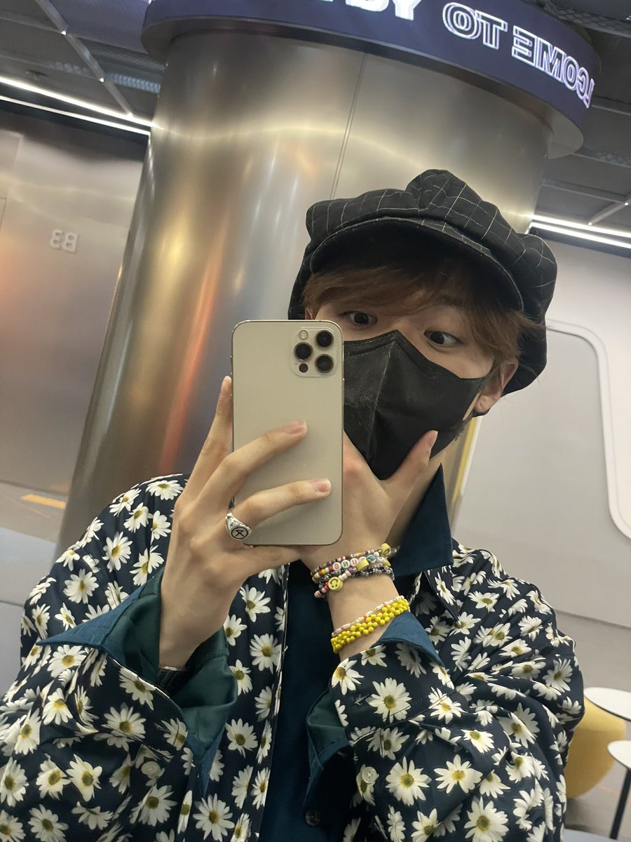 Hello Treasure Makers! Are you ready to spend your time on this lovely day? Today I share some of my mirror selfies to all of you. I looked good with this hat, don’t you think?