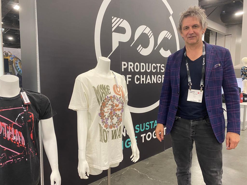 RL_Maverick_'s tweet photo. Thank you to Helena Mansell-Stopher from @ProductsChange for allowing us to showcase our sustainably focused made-to-order licensed fashion brand SUPACULT in Vegas last week! 🙏🏼

Website link below
https://t.co/v7KLKb2gwZ 

#lasvegas #licensingexpo2022 #licensingexpo #PopCulture https://t.co/Xs7eLm54YK