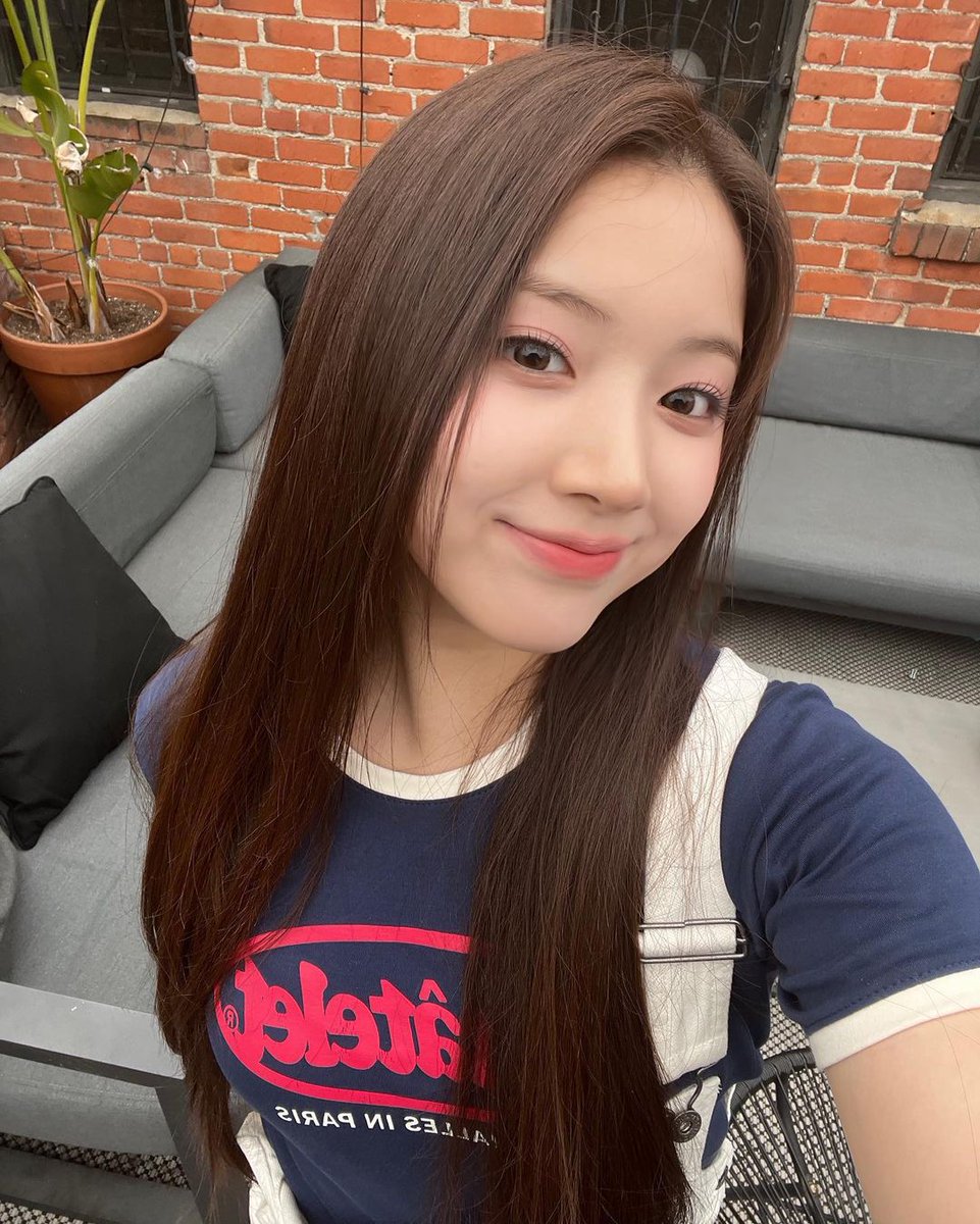 Jiwoo pics ♡ tweet media