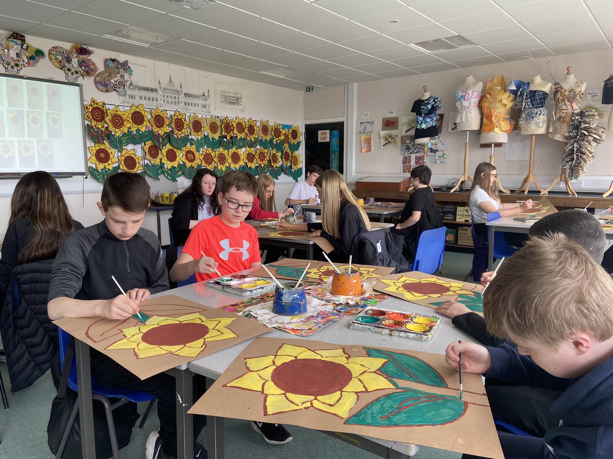 OlhsartD's tweet photo. Fantastic work continues on the support Ukraine πΊπ¦ mural today on day 2 of #ActivitiesWeekOLHS π»π»π»π»π»π»π»π»π»π»π»π»π»π»π» https://t.co/v7qBlbIAYL