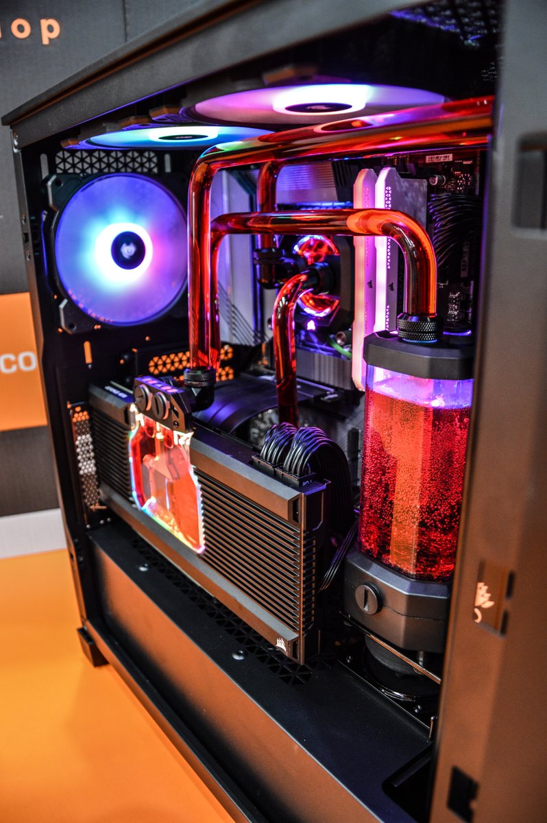 PcComponentes tweet media