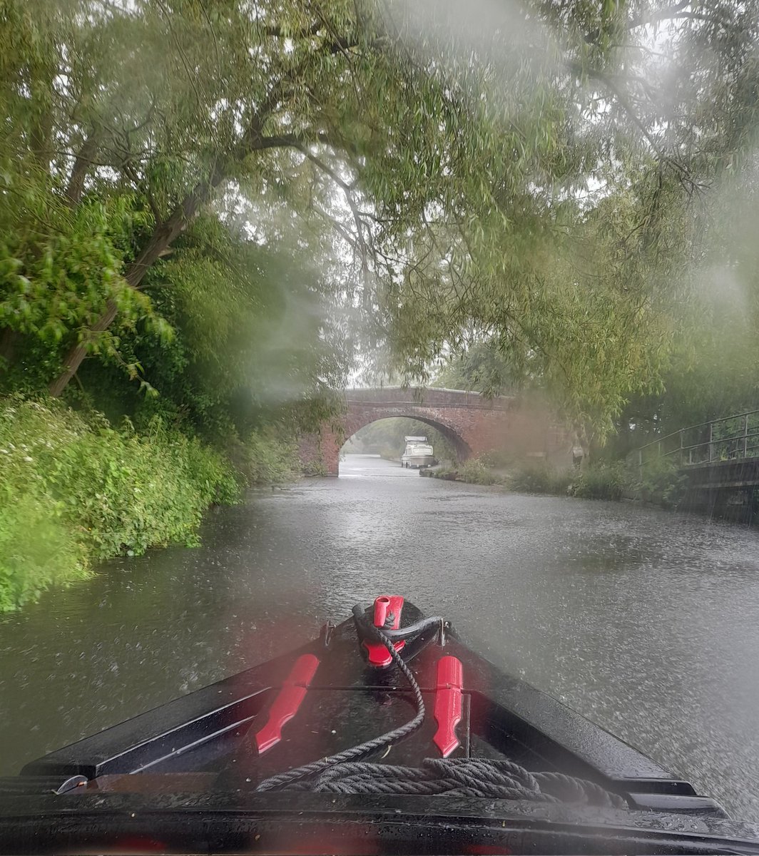 CRRESmodel's tweet image. Narrowboat life is sometimes just one drenching after another...