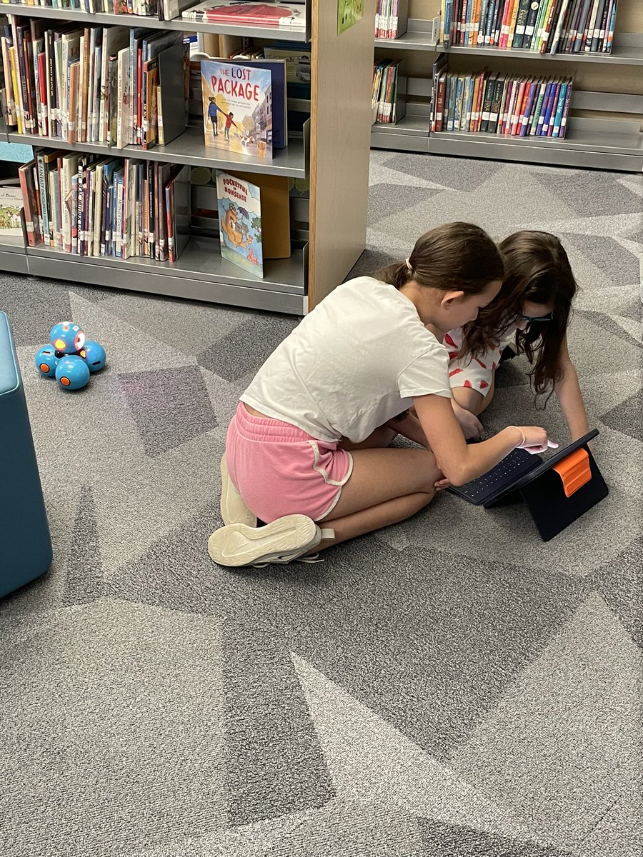 Esmoskowitz's tweet image. The DG #CodingCarnival🎪is on a roll with @AppleEDU &amp;amp; @WonderWorkshop! 4th graders coding stories with their Dash bots using commands, functions, loops &amp;amp; conditionals to express emotion and go on a journey! @MzParadiso @jculwellblock @CarolBartlik @DrAPease @chackerman1