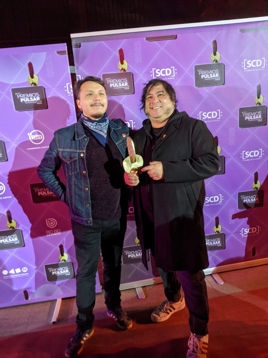 DiscosRockCL's tweet image. ¡Ganamos el @PulsarCL 2022! Gracias a todos por sus cariñosos saludos y apoyo durante todo este tiempo. ¡A seguir contando historias de nuestra música popular! #PULSAR