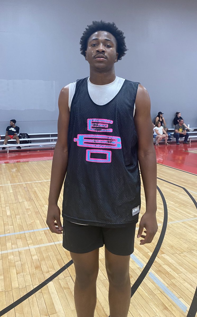 2023 6’7 Mike Davis Jr. (San Joaquin Memorial/CA) displayed his versatility on the offense end @marqueehoops Memorial Day Classic! Hi level rebounder w soft touch on finishes around the basket, wingspan &amp; agility 2 alter shots n the paint, &amp; is accurate from 15+ ft. <a href="/0Ebo2/">ExElite</a>