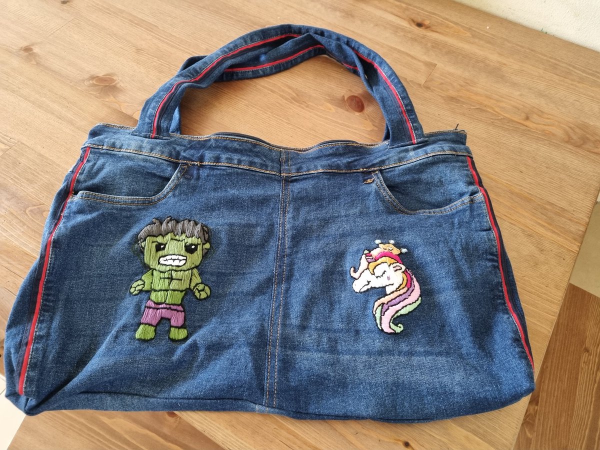 Kaavs's tweet photo. An #idea is not enough. It takes execution for others to see your idea. I dropped 39kgs (85.98lbs) over a year of walking 7k steps everyday and skipped lunch for the first 2 months. It was not easy. I took the oversized jeans and made myself a handbag. #trophy #healthyhacker https://t.co/vGjSzDHfLK
