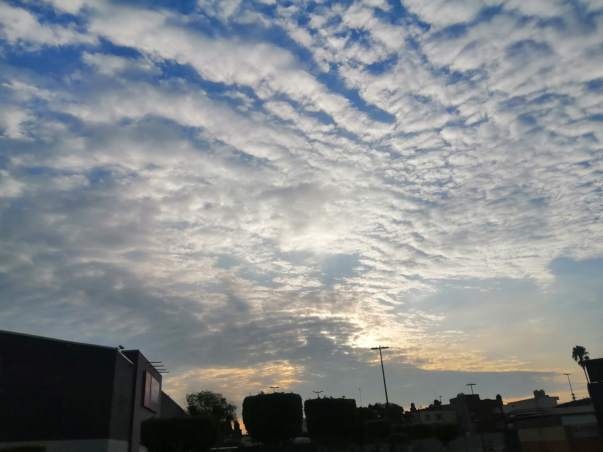Aziz201915's tweet photo. Adiós Mayo 💛🙏😊 https://t.co/FmiMHEKkvk