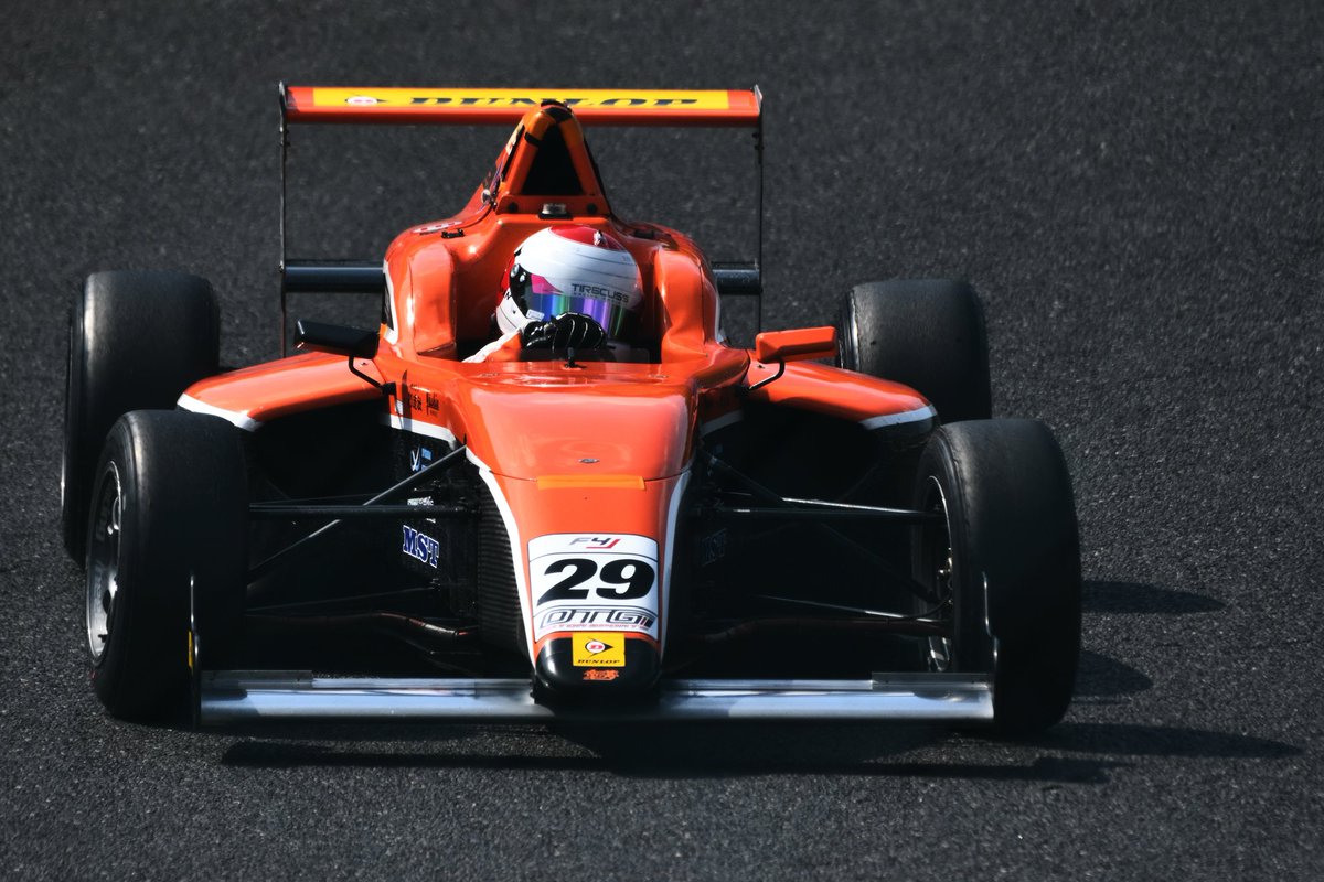 Suchiru093's tweet photo. FIA-F4 2022 鈴鹿
第3戦 第4戦
上野大哲選手!
#FIAF4 #F4 #formula #上野大哲 #SACCESSRACING #タイヤカスレーシング #SUPERGT #鈴鹿サーキット https://t.co/VbAcp2g0YG