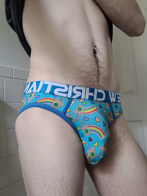 2 pic. I'm back from vacation and I love these undies! Hope people are doing well! https://t.co/SFsG