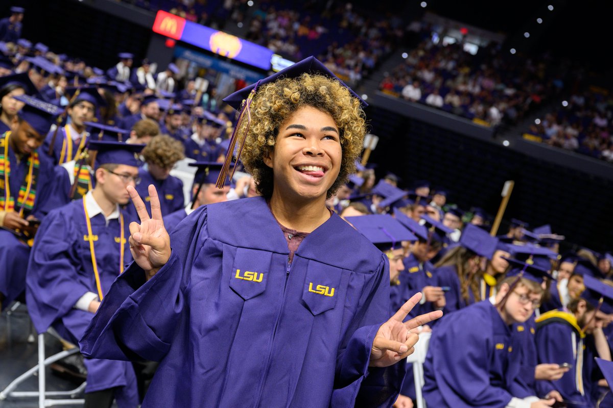 LSUEngineering's tweet photo. We celebrated our Spring 2022 Diploma Ceremony with 756 of our newest alumni. It was worth the early start time, and we look forward to seeing what you all accomplish. For the full gallery, visit https://t.co/KkvAqTeiLh. https://t.co/hcEBKwFTXR
