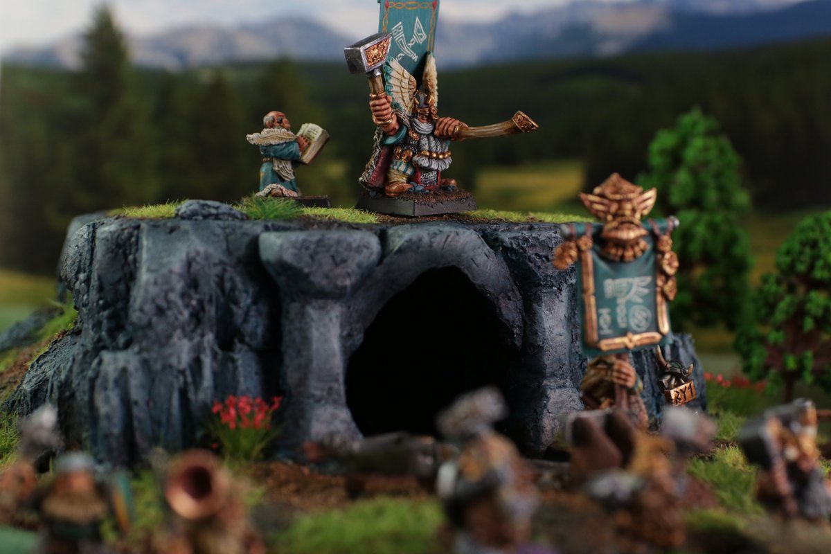 SrParamo's tweet photo. And the late upload to my own blog - #OWAC V Leader month with King Kazador himself.
Blog post: https://t.co/yZ2J0MmTiT
#oldhammer #dwarfs https://t.co/qvgXJTF01J
