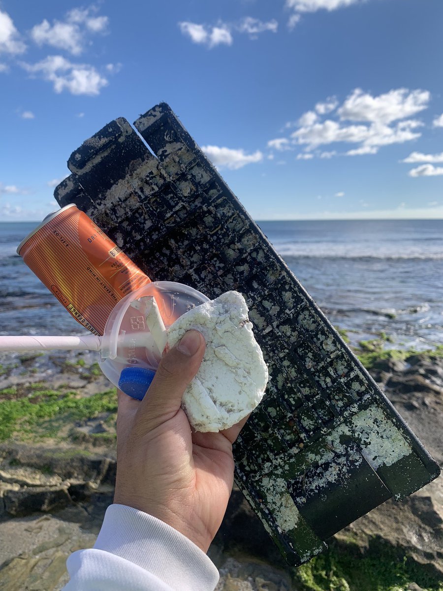 Ocean_C_J's tweet photo. オーストラリアは紙ストロー使用がとても浸透している。
しかしまだ蓋はプラスチック、
紙だったら捨ててもいいと言うわけではないけど、
僕たちはプラスチックに焦点を当て、
海の生き物の為に活動しています。

#oceanconservation #beachclean #savetheocean #ゴミ拾い #海洋保護 #ビーチクリーン https://t.co/SFo0Hs05WC