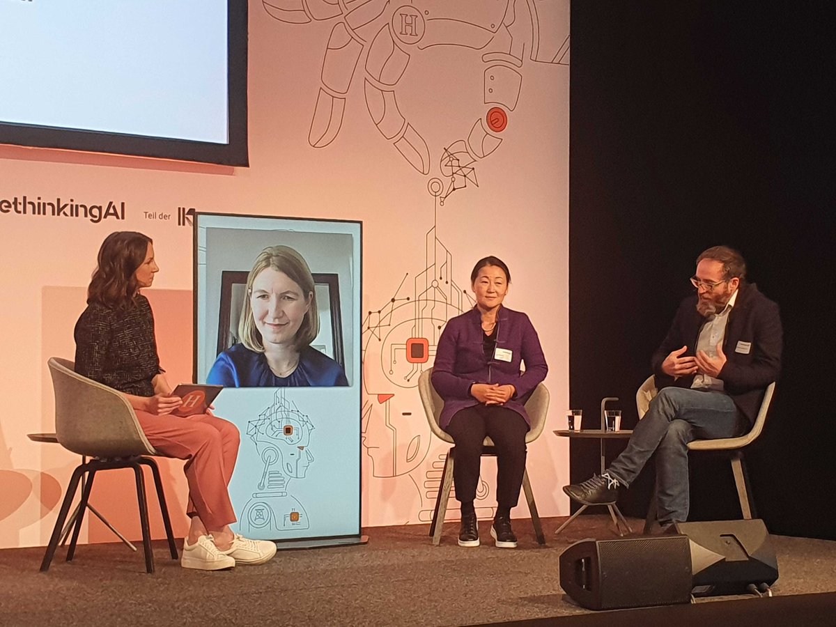 AvastDach's tweet image. &quot;In Europa legen wir uns bei #KI so viele Beschränkungen in Bezug auf Datenschutz auf, was unsere Arbeit erschwert. In der Zukunft, wenn KI den Menschen in den Mittelpunkt stellt, wird Europa die Chance haben, in diesem Bereich führend zu sein&quot;, sagt @pechoucek 

#RethinkingAI