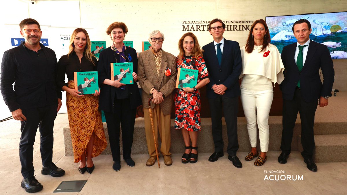 Tenemos un nuevo protagonista de la colección #NuestrosIlustres… Martín Chirino “El niño que quería mover el horizonte”: bit.ly/Presentacion_M… 🌀. Imagen de la presentación en <a href="/FMChirino/">Fundación M. Chirino</a> el pasado jueves. @IESPlayaArinaga <a href="/eva_moll/">Eva Moll de Alba</a> <a href="/Canaragua/">Canaragua</a> <a href="/VeguetaEd/">Vegueta Ediciones</a> <a href="/SCPMLBalbuenaC/">SCPM Luis Balbuena Castellano</a>