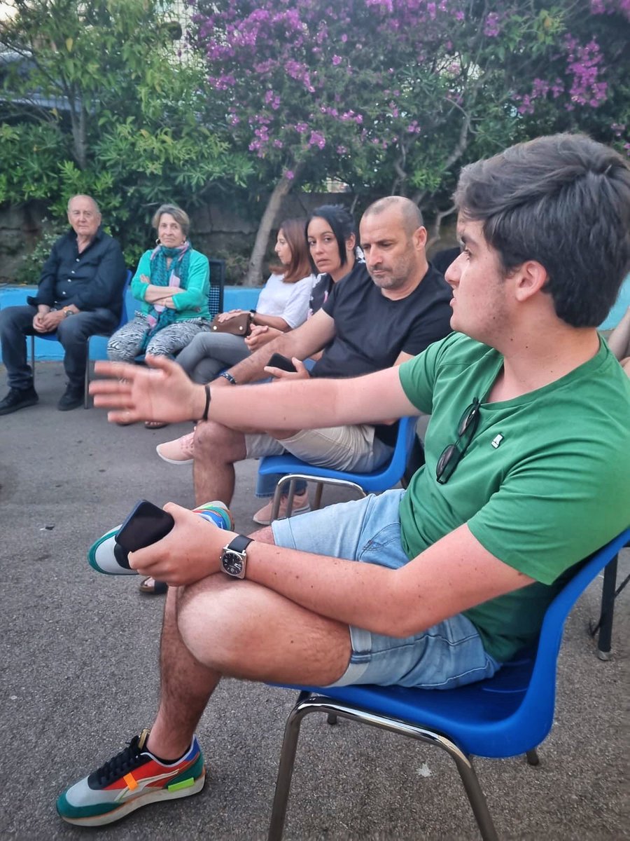 Romain_Colonna's tweet photo. #Législative 
Nous étions hier à la rencontre des habitants des Jardins de l’Empereur et de la Résidence des Îles à #Aiacciu accompagnés de @Gilles_Simeoni.
Ns avons parlé aménagement du territoire, dvpt urbain, association, culture, sécurité…
#InsemeSiPò cù @ColonnaCosta_22 https://t.co/lqUZrAlIPI