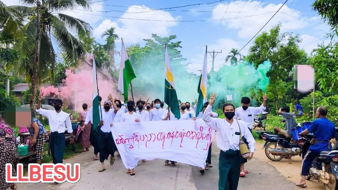 An anti-military marching strike was rallied and demonstrated today in Launglon Township to defy military rules.   #2022May31Coup #HelpMyanmarIDPs #WhatsHappeningInMyanmar