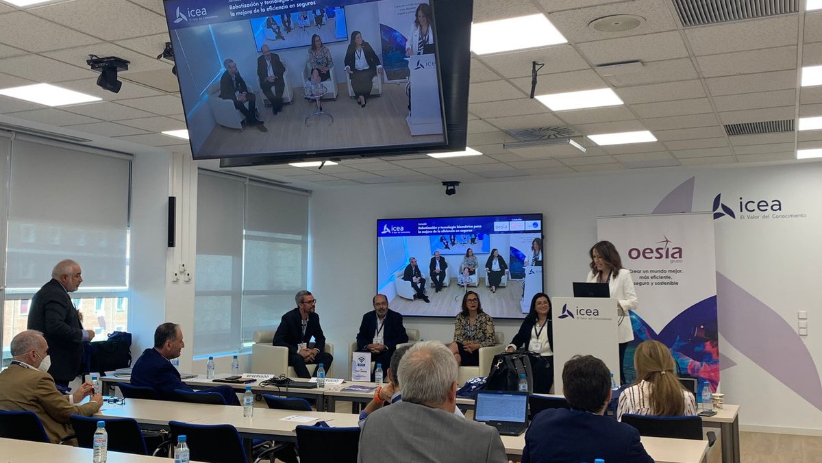 icea_es's tweet photo. Para finalizar la jornada, comenzamos una mesa redonda moderada por Petri Alonso Gómez de @grupo_oesia y con la participación de Jorge Gimeno de Anagan, Liliana Ceferina de Grupo Oesía, Noelia Bruque Lara y Mario Sánchez Talavero
#RobotizacionICEA
@UiPath @Veridas https://t.co/3NGKswQ77J