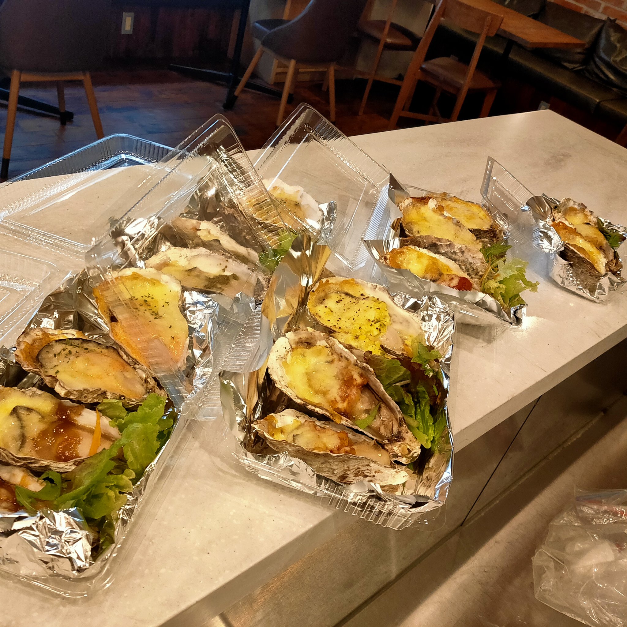 原価牡蠣酒場 BRIDGE OYSTER (仮) on Twitter "デリバリーでチーズ焼牡蠣全種！ タルタルチーズ 明太マヨチーズ