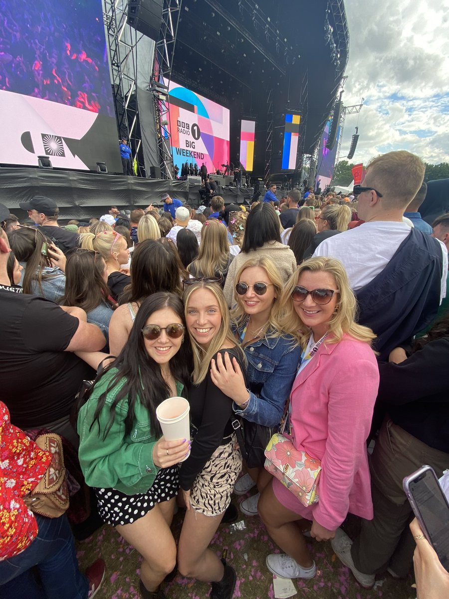MrsCoull6's tweet image. Radio 1 Big Weekend ❤️🥂 just incredible! @_meganlt @miss_aiddon