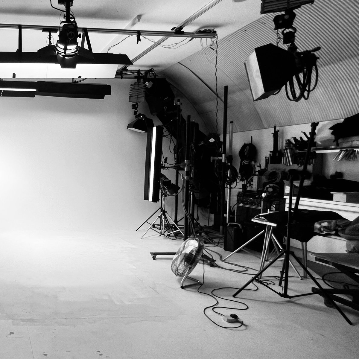 UnboundGroup's tweet photo. Come with us for a sneak peek on our first ever Unbound Group photoshoot! #Unboundgroup #UnboundBTS https://t.co/VNOMo00Oz8