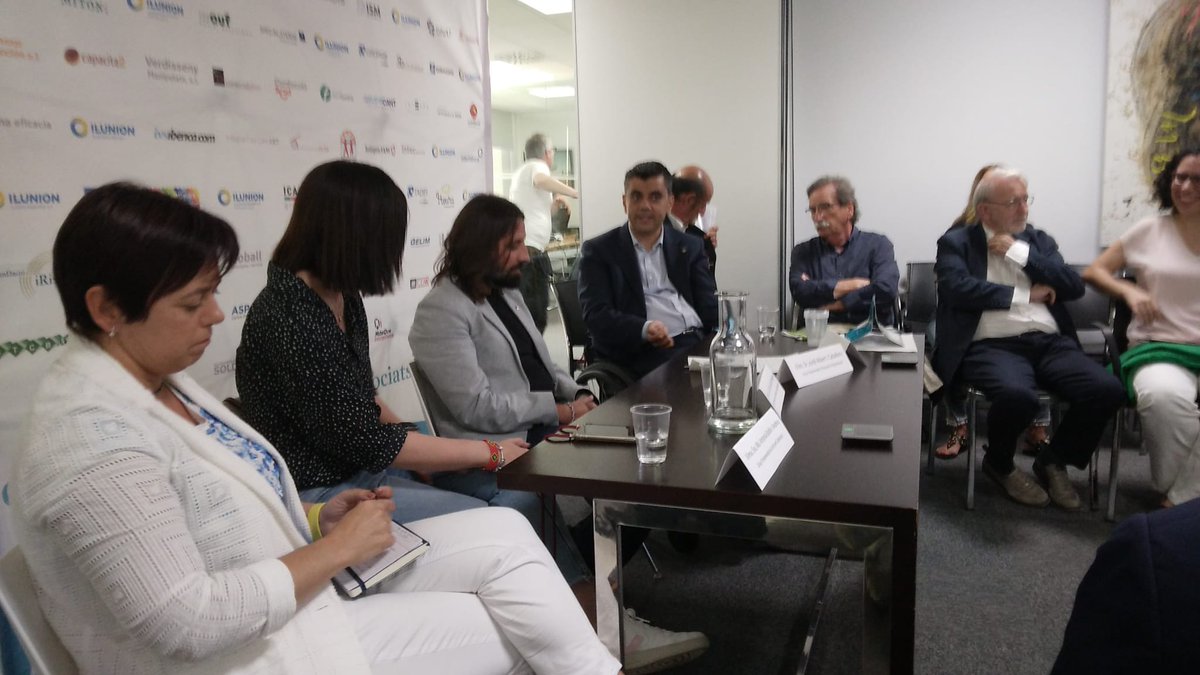 Els Centres Especials a Treball a debat, taula rodona en el marc de la jornada organitzada per la @FECETC amb les Diputades al <a href="/parlamentcat/">Parlament de Catalunya</a> Maria Antònia Batlle de JxCat <a href="/torrevejana/">Elena Díaz</a> del PSC  i el Diputat Jordi Albert d,ERC que modera <a href="/javierdeona/">Javier de Oña</a> #dicapacitat #