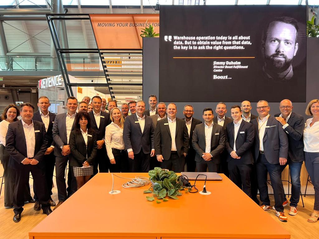 Vanderlande's tweet image. Vanderlande is looking forward to seeing you today at LogiMAT 2022! Meet us at stand J21 in Hall 1, and talk to us about your future challenges. We’re here to listen!

#LogiMAT #LogiMAT2022 #warehouseautomation #experts