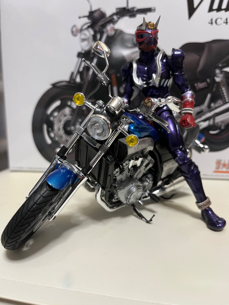 本日の完成プラモ、仮面ライダー響鬼の「凱火」。ワルキューレルーンの