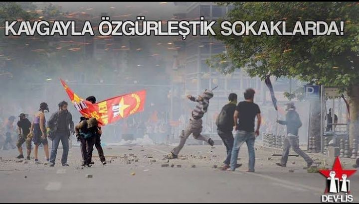DevLis1969_'s tweet photo. Ağaçların arkasından değil barikatlarımızın başında selamlıyoruz!
Yaşasın Taksim Direnişimiz!

9. yılında #Gezi 'nin ruhuyla özgürlük sokaktadır!

#Gezi9Yaşında https://t.co/ES69UP6RRX