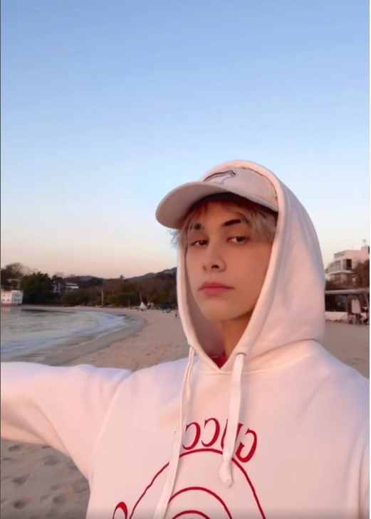 yunmengjunhao's tweet photo. Thank you so much to everyone who were a part of my wonderful journey here on rptwt and I do hope that one day I will be back here and write again. But recently, a bunch of real life stuff has been hitting me hard so I'm deciding to put this account into an archive for now. https://t.co/dnEnNYQwZw