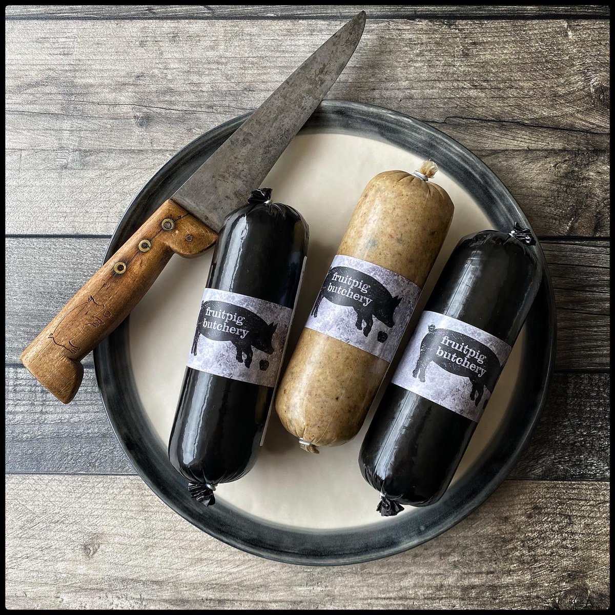 fruitpigcompany's tweet photo. We’re very excited to announce that the excellent @lidgates are now stocking our produce. #hollandparklondon #blackpudding #whitepudding https://t.co/cvkh3wYy0T
