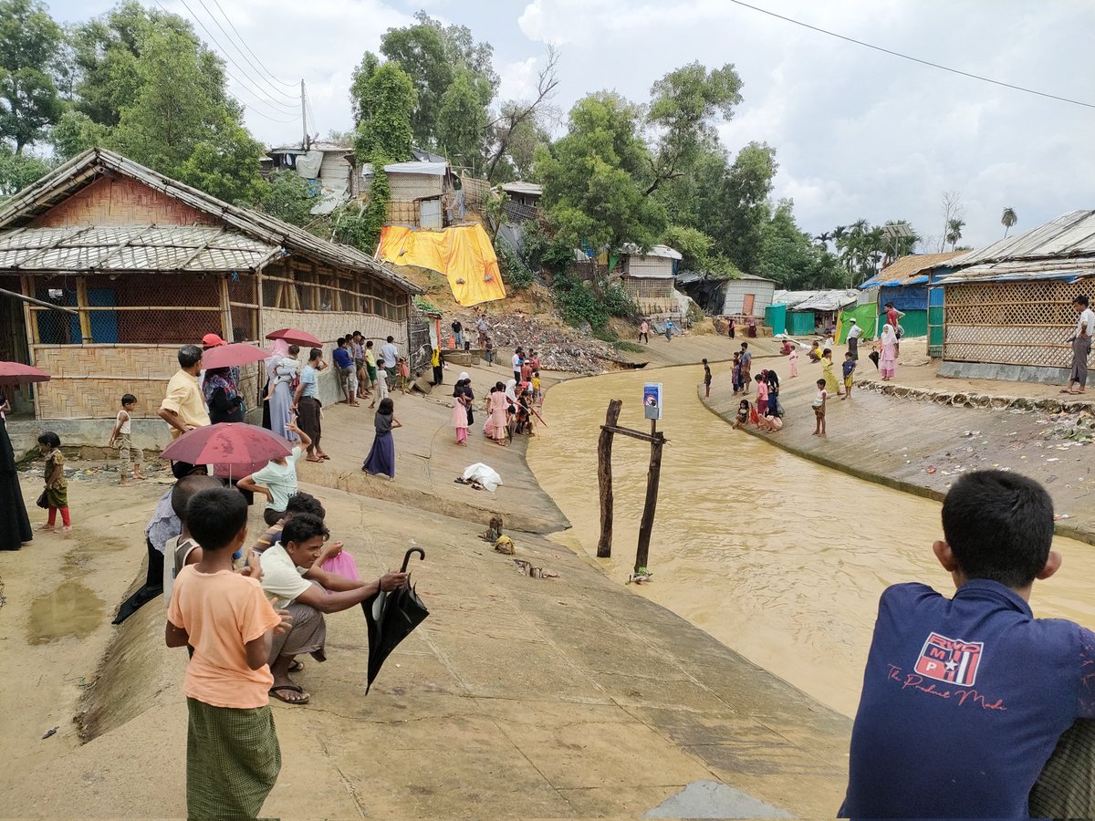 Rohingya_Camp's tweet photo. #Rohingya refugees are getting trouble to move for the needs after the old bridge between Camp 09, 10 &amp; 11 was demolished. No new bridge has been built yet.
Our SMSD partners with @IOMBangladesh @UNHCR_BGD and NGOs in @Rohingya_ISCG should prioritize it now. https://t.co/B9zSansHsW