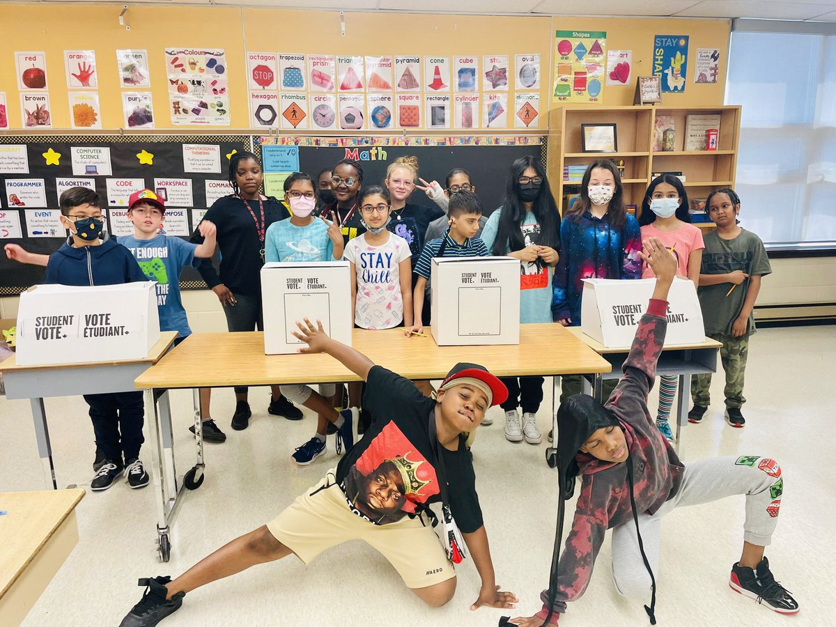 With provincial elections coming up, Grades 1-5 students are getting ready for SWL’s student elections! Grades 1-5 are voting for their favourite freezie colour and Grade 5s also voted in Student Vote Ontario for a candidate in Brampton South <a href="/CIVIX_Canada/">CIVIX Canada (EN)</a> <a href="/PeelSchools/">Peel District School Board</a> 🗳