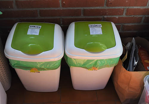 La cultura del reciclaje para la conservación medioambiental y el mejor cuidado de nuestro planeta, empieza por casa. 

Este es mi modesto pero efectivo espacio

#SolucionesAlCubo <a href="/ecoembes/">Ecoembes</a>