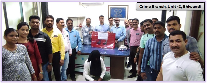 ThaneCityPolice's tweet photo. बेकायदेशीररीत्या बिनापरवाना देशी बनावटीचे दोन पिस्टल बाळगणाऱ्या आरोपीस गुन्हे शाखा, भिवंडी, युनिट - २ कडून अटक. #BestDetection https://t.co/XxEr8yno05