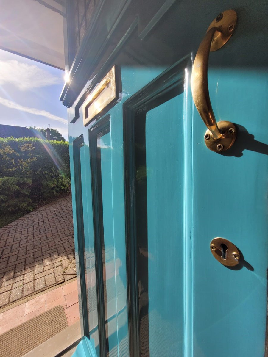 Timbabuild's tweet image. A stunning door transformation from Harry Monaghan - Finishing Touch Painting and Decorating Specialists #EHB60 #resinrepairs @MadeinBritainGB